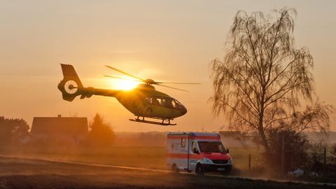 Sujet Rettungsdienst Rettungshubschrauber Rettungswagen ADAC