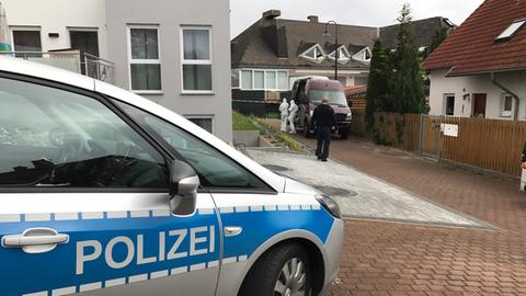 Spurensicherung der Polizei am Tatort in Wettenberg.