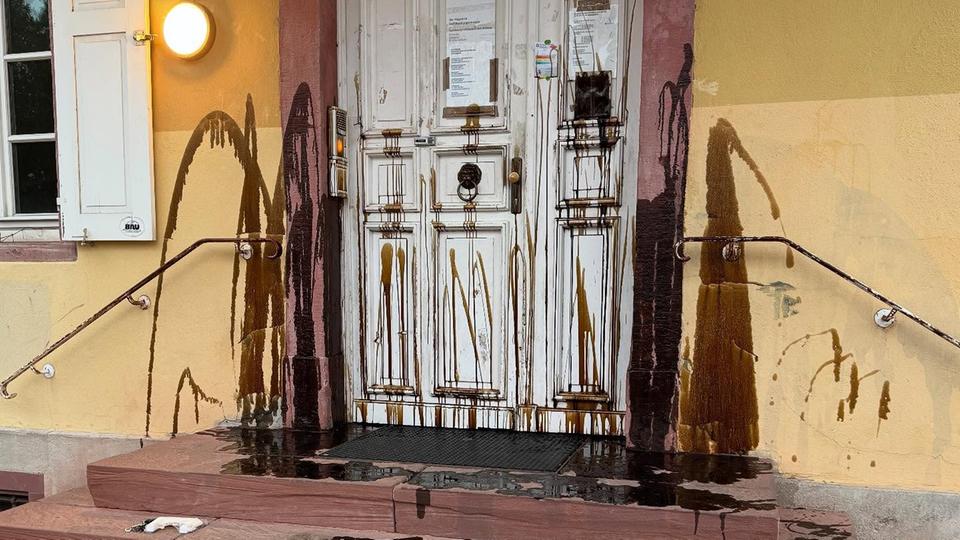 Zunehmende Aggressionen: Rüsselsheim macht Rathaus dicht