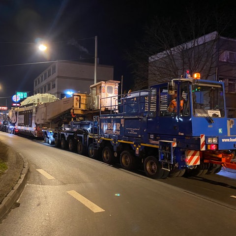 Schwertransport in Frankfurt 