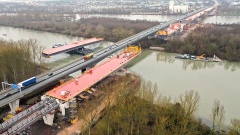 Die Baustelle Schiersteiner Brücke von oben fotografiert.