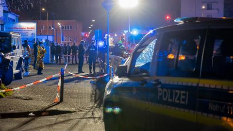 Ein Schwerverletzter, einige Pfefferspray-Verletzte: In Frankfurt-Griesheim kam es zur Schlägerei. 