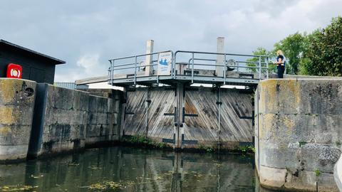 Symbolfoto: Eine Lahn-Schleuse im mittelhessischen Dorlar.