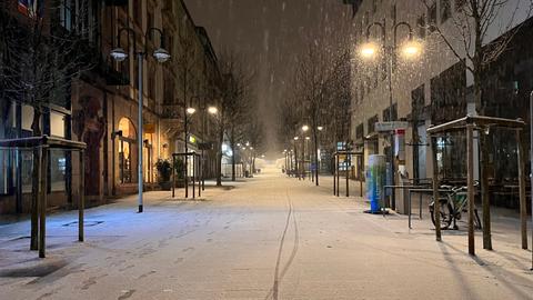 Am frühen Morgen schneite es auch in Fulda weiter.