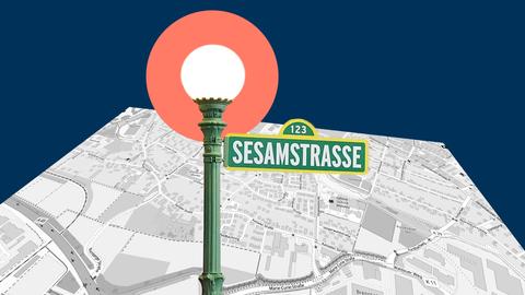 Collage aus einem Kartenausschnitt, einer Laterne mit dem Straßenschild "Sesamstraße" und Farbflächen.