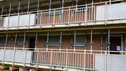 Eines der evakuierten Häuser der Nassauischen Heimstätte in Sindlingen 