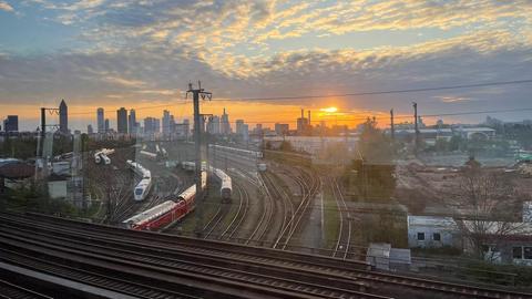 Sonnenaufgang, Schienen