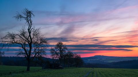 "Jetzt macht es wieder Spaß früh morgens rauszugehen", schreibt Nutzer Axel Junker mit einem Foto der "Morgenröte" aus Braunfels (Lahn-Dill). 