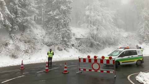 Die Zufahrten zum Großen Feldberg musste zeitweise gesperrt werden. 