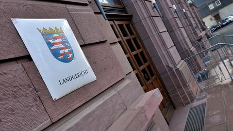 Der Eingang des Landgerichtes in Gießen