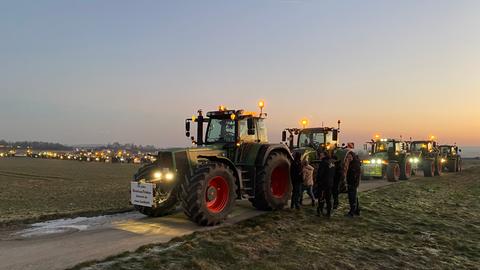 Traktoren auf einem Feld