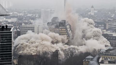 Die Sprengung des Frankfurter AfE-Turm im Jahr 2014