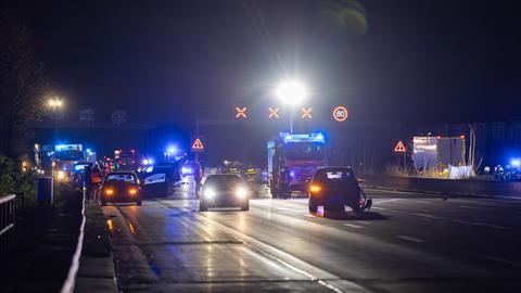 Unfall auf der A3 bei Nacht