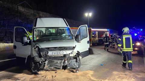 Verunglückter Transporter auf der A4