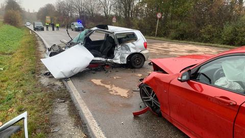 Schwerer Verkehrsunfall zwischen einem VW Polo und einem BMW in Bad Homburg.
