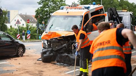 Ein beschädigtes Fahrzeug der Feuerwehr.