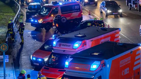 Rettungskräfte an der Unfallstelle