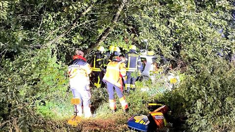 Rettungseinsatz der Feuerwehr nach einem Unfall in Frankfurt