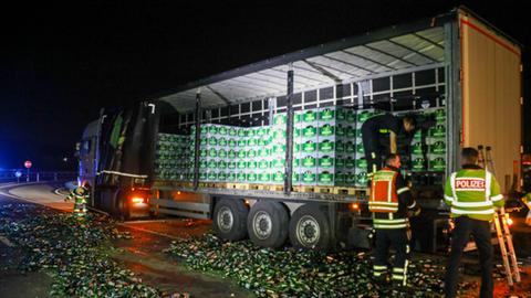 Bierkisten auf der A7