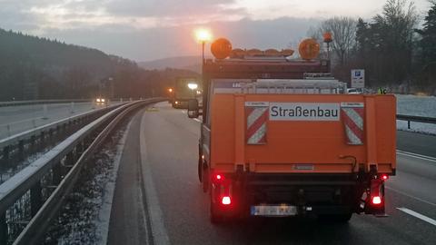Eine Straßensperrung auf der A45.
