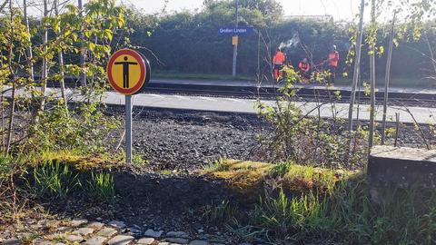 Der Bahnhof in Großen-Linden am Morgen nach dem Unglück.