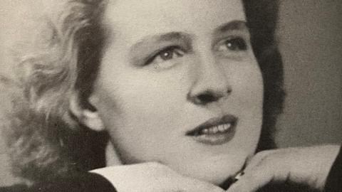 Zeitzeugin Gisela Heede im Portrait als junge Frau