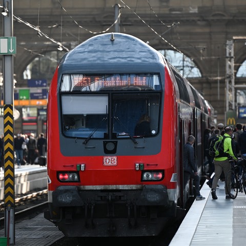 Zug im Frankfurter Hauptbahnhof