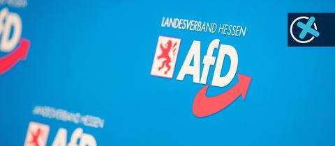 Blaue Fläche mit vielen AfD-Logos (Screenoberfläche oder Wandtapezierung)