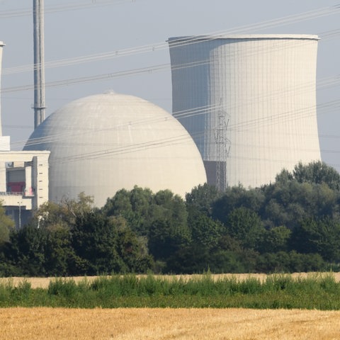 Atomkraftwerk Biblis aus der Ferne fotografiert