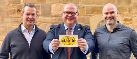 Gingen schon zusammen zur Schule: Die Bürgermeister Timo Georg (Schwalmtal), Stephan Paule (Alsfeld) und der frisch gewählte Hauke Schmehl aus Romdrod (von links). 