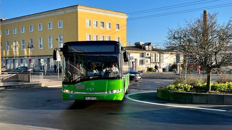 Busverkehr am Bahnhof Fulda 