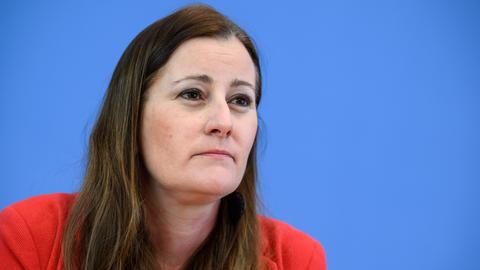 Janine Wissler, Bundesvorsitzende der Partei Die Linke, äußert sich in der Bundespressekonferenz zum Ergebnis der Landtagswahl im Saarland.