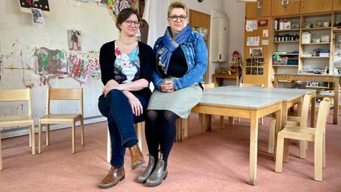 Wünschen sich bessere Rahmenbedingungen für ihre Arbeit: Kitaleiterinnen Verena Schader (links) und Elke Schulmeyer 