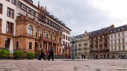 Foto des Rathauses in Wiesbaden.