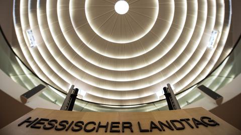Das charakteristische Kuppeldach des Hessischen Landtags