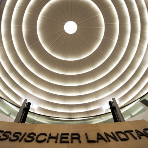 Das charakteristische Kuppeldach des Hessischen Landtags
