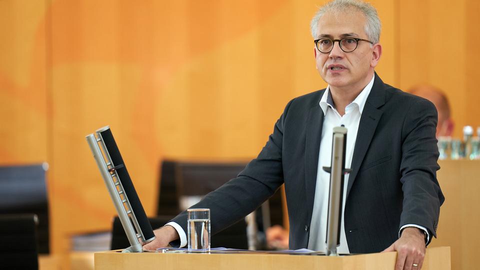 Hessens Wirtschaftsminister Al-Wazir im Landtag