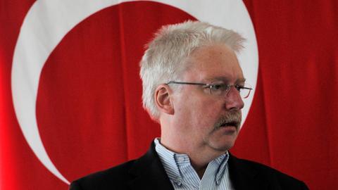 Jörg-Uwe Hahn als Integrationsminister zu Besuch in einer DITIB-Moschee
