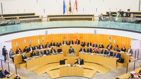 Die Regierungsbank im Landtag