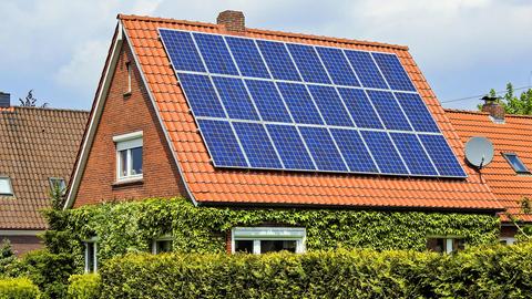 Photovoltaik-Anlage auf einem Hausdach