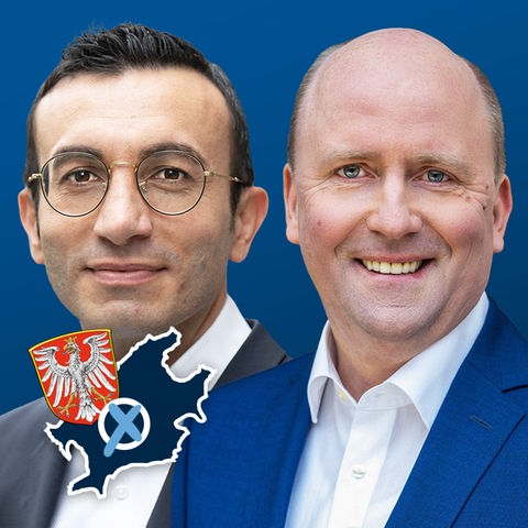 Portraits von Mike Josef und Uwe Becker nebeneinander. Auf der Collage eine kleine Grafik mit einer blau eingefärbten Fläche (Umriss Stadt Frankfurt), dem Wappen der Stadt Frankfurt und einem Wahlkreuz.