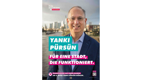 Yanki Pürsün vor dem Hintergrund der Frankfurter Skyline. Darunter - weiße Schrift auf Neon-Pink - der Slogan: "Für eine Stadt, die funktioniert".