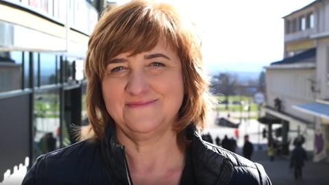 Eva Kühne-Hörmann, Kandidatin bei der OB-Wahl Kassel, auf der Treppenstraße in der Kasseler Innenstadt
