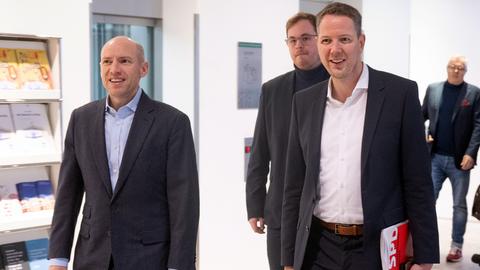 Manfred Pentz (CDU, links), hessischer Generalsekretär der CDU, und Christoph Degen (SPD, rechts) hessischer Generalsekretär der SPD
