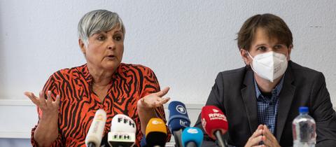 Die Parteivorsitzenden der hessischen Linken: Petra Heimer und Jan Schalauske (r.)