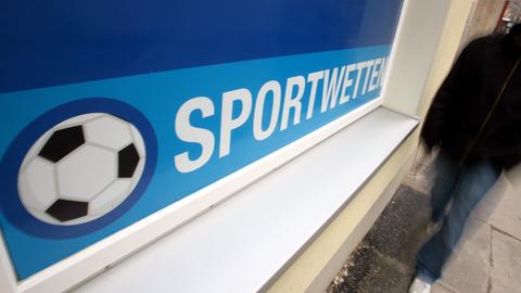 Schild mit Aufschrift Sportwetten