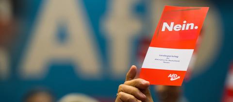Stimmzettel auf dem AfD-Parteitag in Gießen