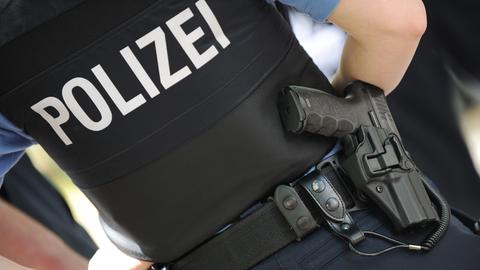 Ein hessischer Polizist in Uniform