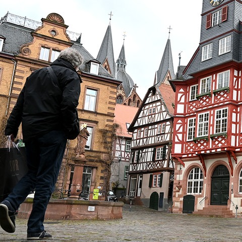 Marktplatz Heppenheim mit Fachwerkhäusern