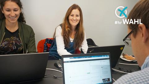 Foto Janine Wissler von der Linken mit Ankündigung des Livechats am 8.10.2018 um 8:30 Uhr 